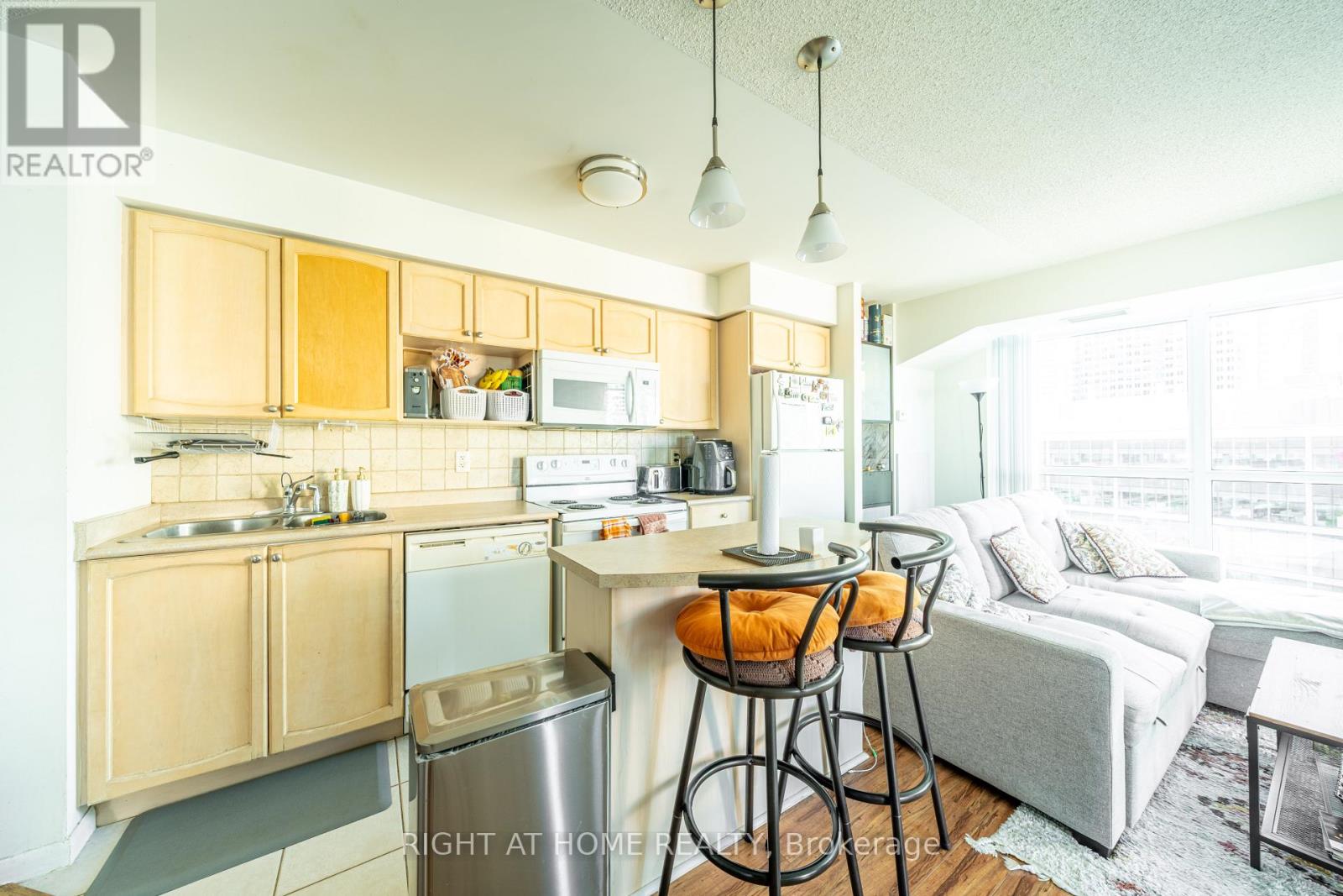 1405 - 18 Yonge Street, Toronto, Ontario  M5E 1Z8 - Photo 5 - C13849664