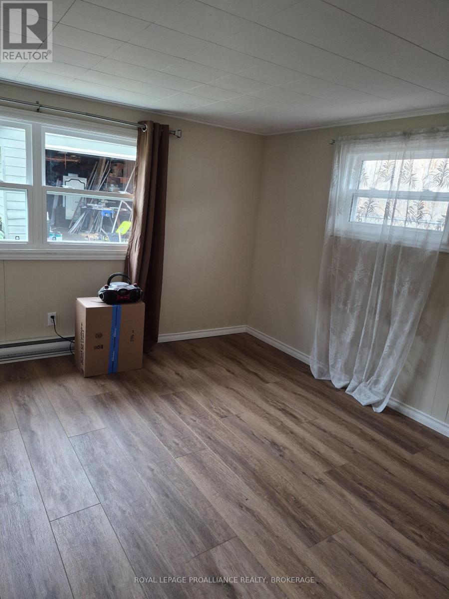 7 Dales Avenue, Brockville, Ontario  K6V 5G9 - Photo 6 - X13875014