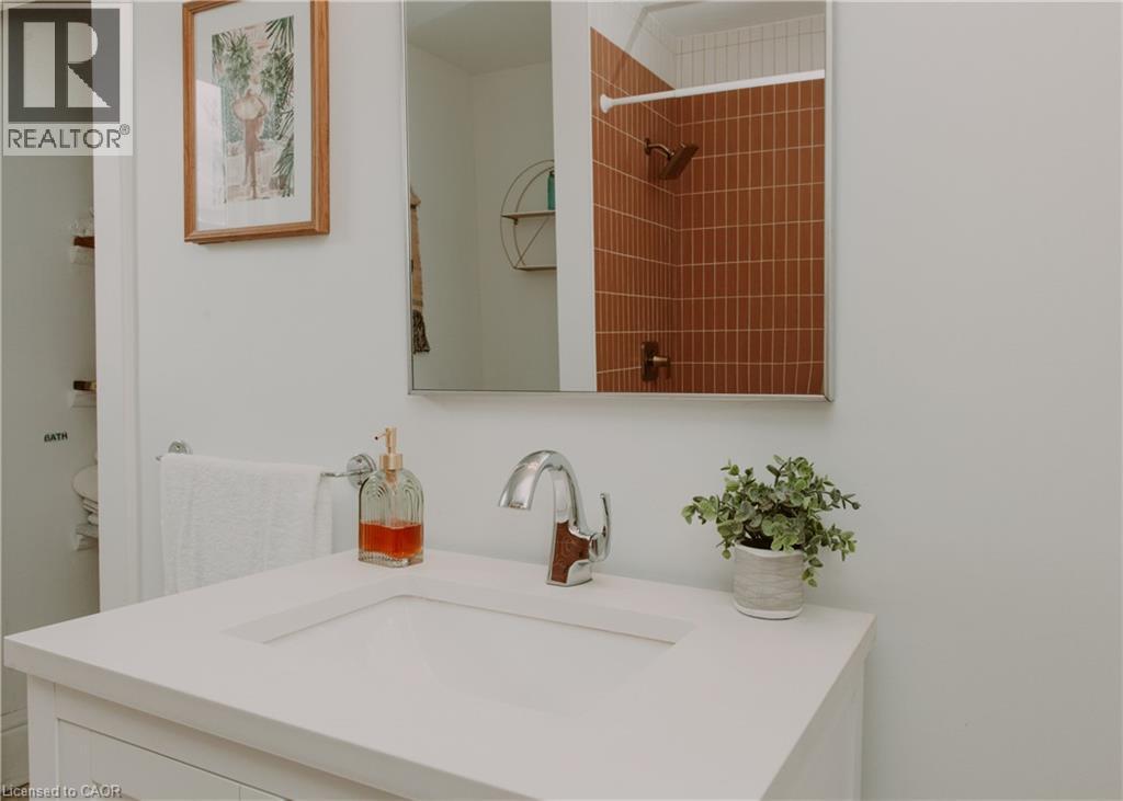 393 Ontario Street Unit# Upper, Stratford, Ontario  N5A 3H7 - Photo 14 - 40868623
