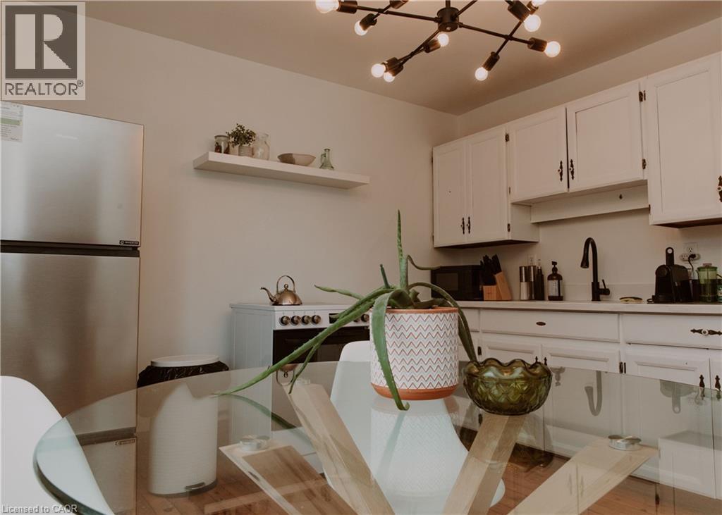 393 Ontario Street Unit# Upper, Stratford, Ontario  N5A 3H7 - Photo 9 - 40868623