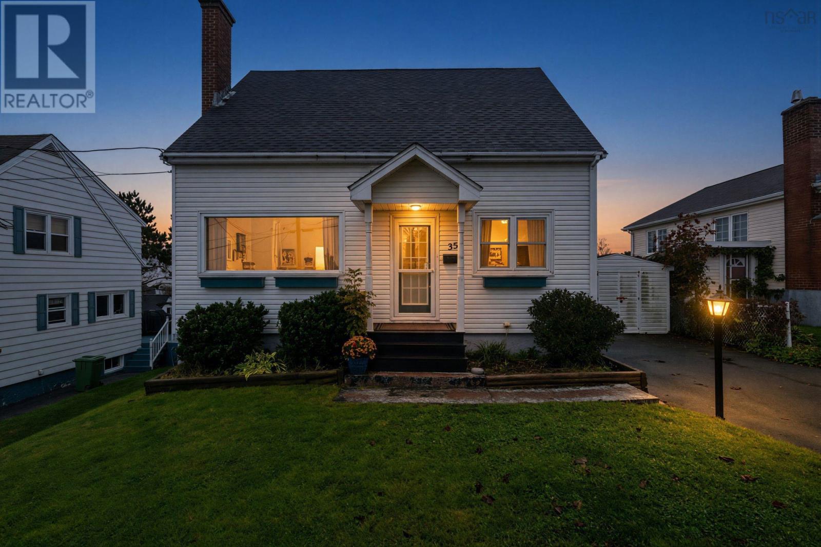 35 Arvida Avenue Halifax Nova Scotia Canada B3R1K7 1