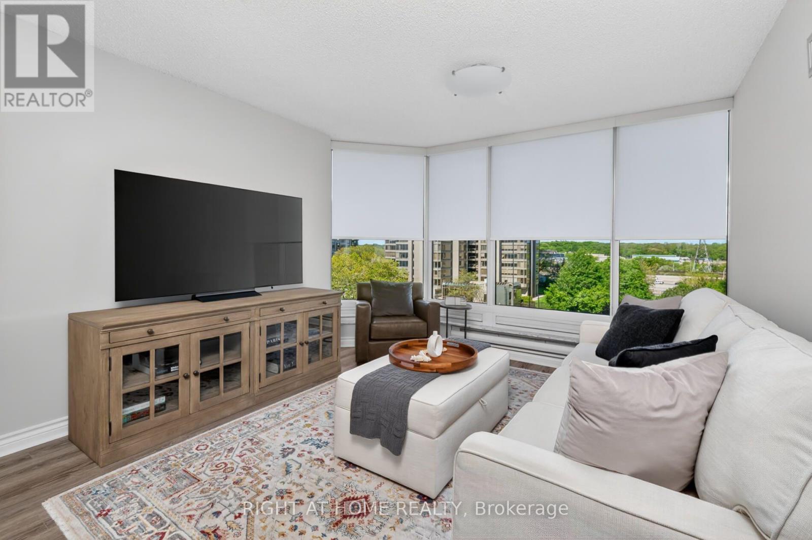 607 - 1 Palace Pier Court, Toronto, Ontario  M8V 3W9 - Photo 4 - W13638296