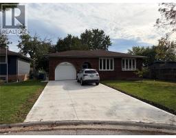 40 HOLIDAY COURT, Amherstburg, Ontario