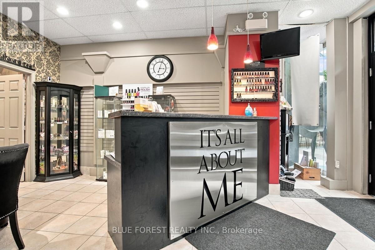 R57 - 142 Fullarton Street, London East, Ontario  N6A 0A4 - Photo 5 - X13875100