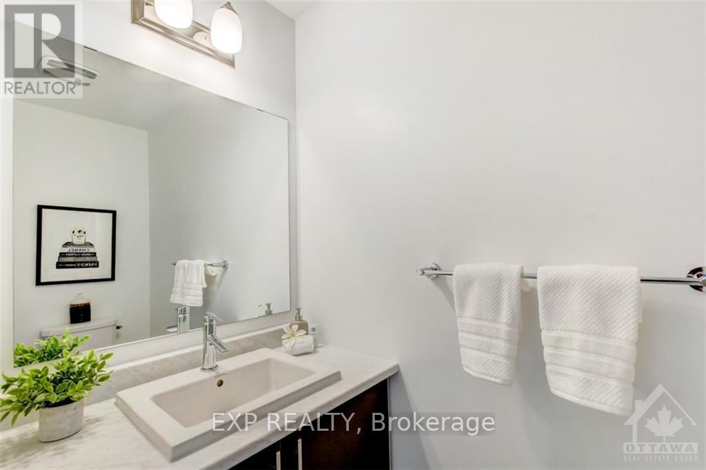 27 Brixton Way, Ottawa, Ontario  K2S 2P1 - Photo 3 - X13875098
