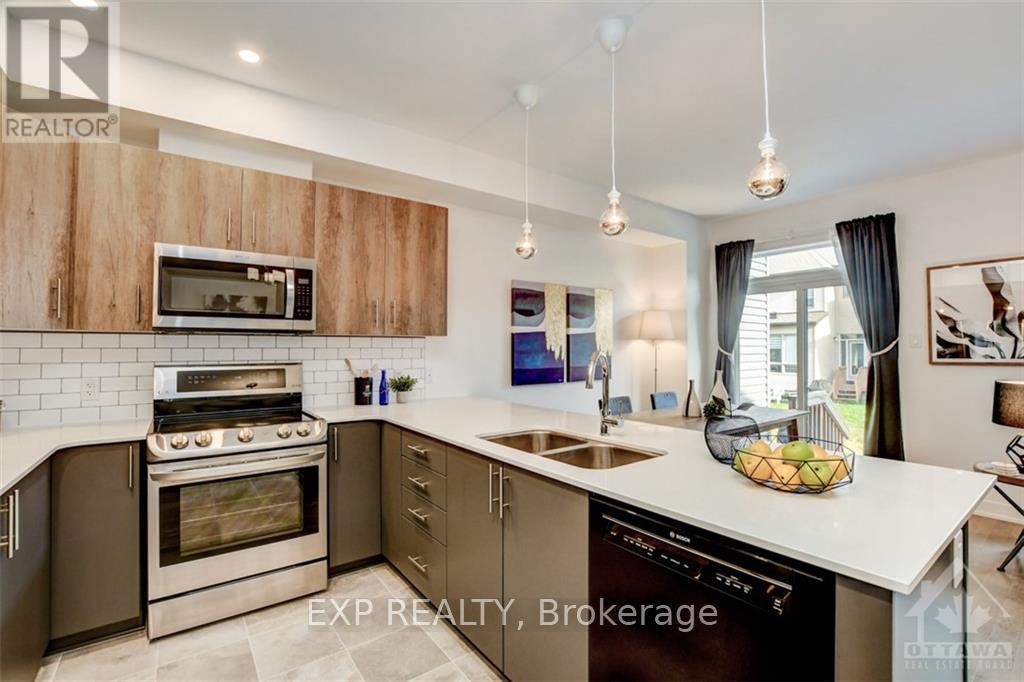 27 Brixton Way, Ottawa, Ontario  K2S 2P1 - Photo 4 - X13875098