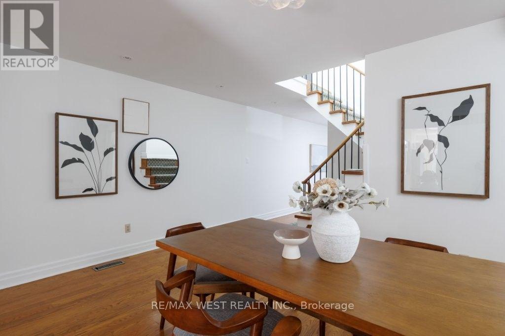 256 Erskine Avenue, Toronto (Mount Pleasant East), Ontario  M4P 1Z4 - Photo 10 - C13875188