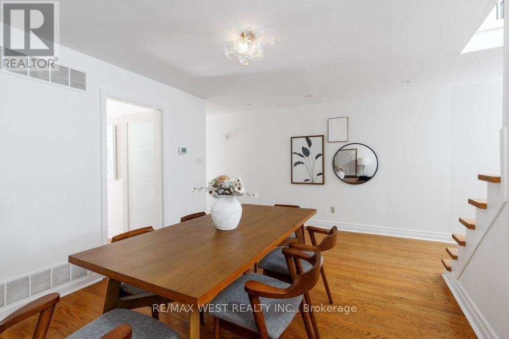256 Erskine Avenue, Toronto (Mount Pleasant East), Ontario  M4P 1Z4 - Photo 9 - C13875188