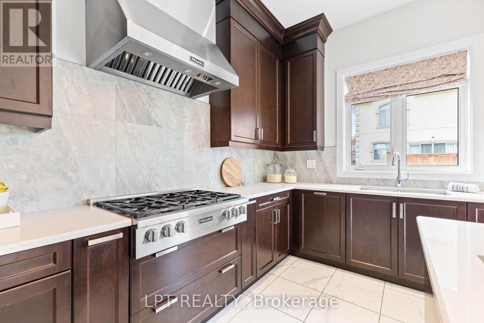 90 Keatley Drive, Vaughan (Patterson), Ontario  L6A 4Y3 - Photo 18 - N13875206