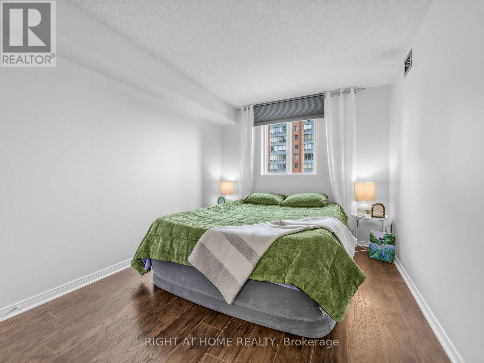 1108 - 145 Hillcrest Avenue, Mississauga, Ontario  L5B 3Z1 - Photo 17 - W13875178