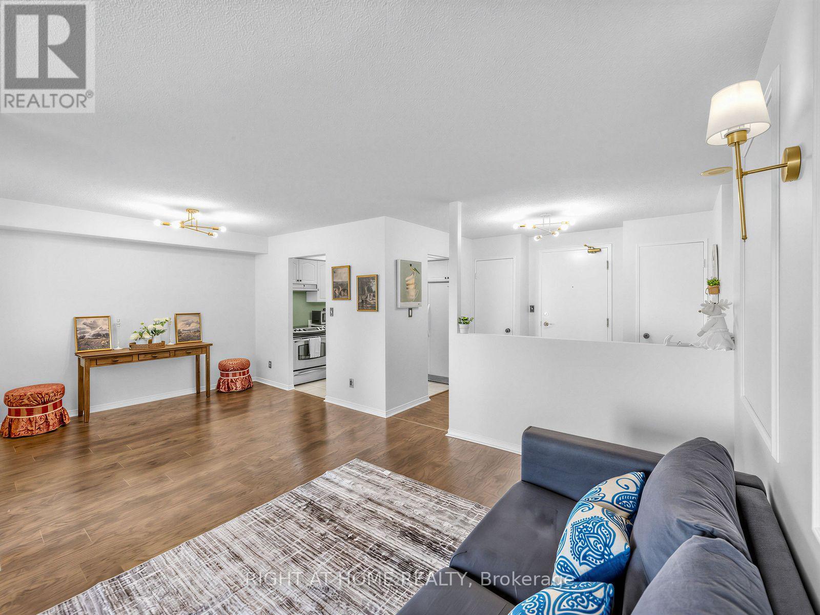 1108 - 145 Hillcrest Avenue, Mississauga, Ontario  L5B 3Z1 - Photo 6 - W13875178