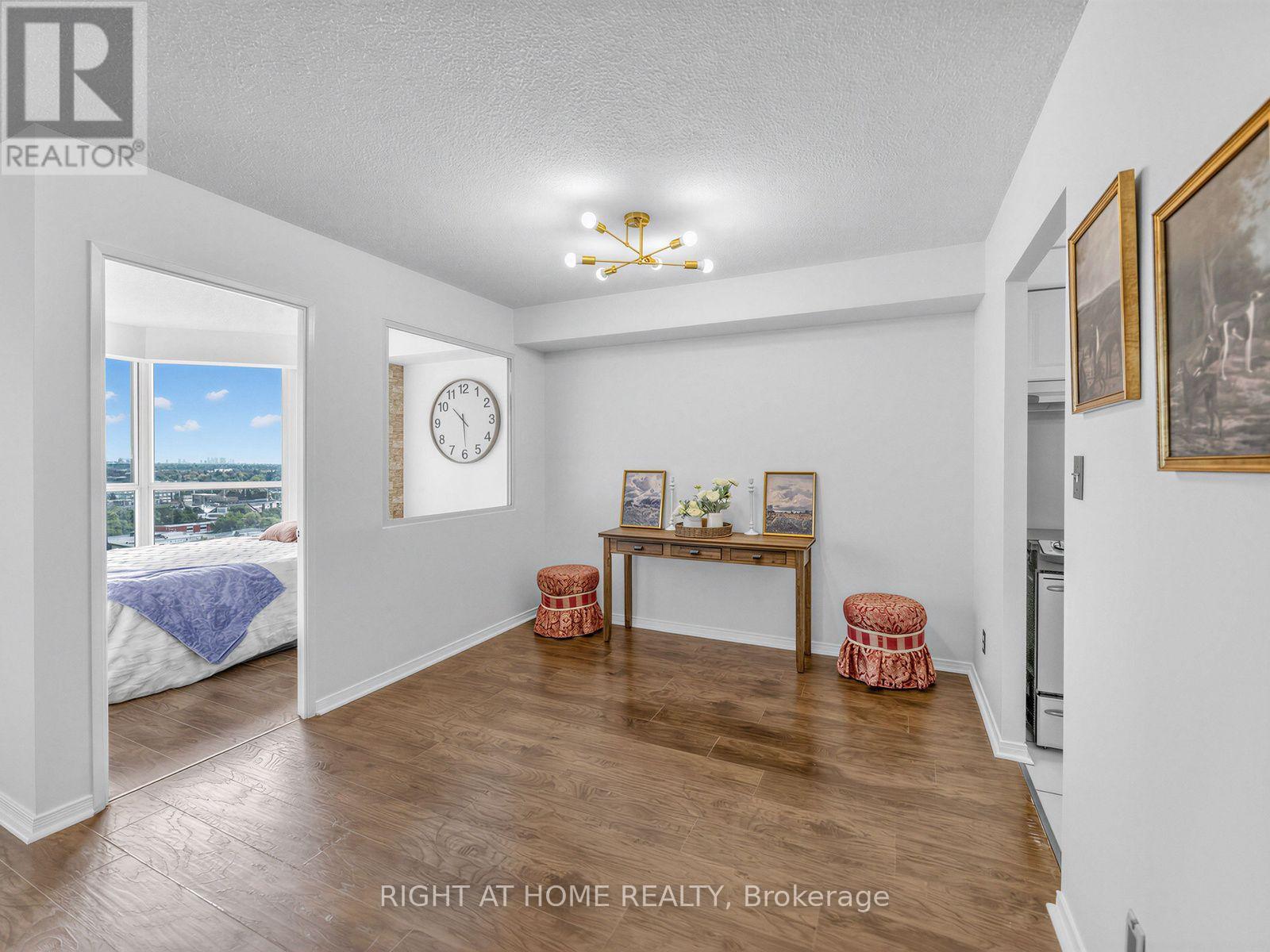 1108 - 145 Hillcrest Avenue, Mississauga, Ontario  L5B 3Z1 - Photo 8 - W13875178