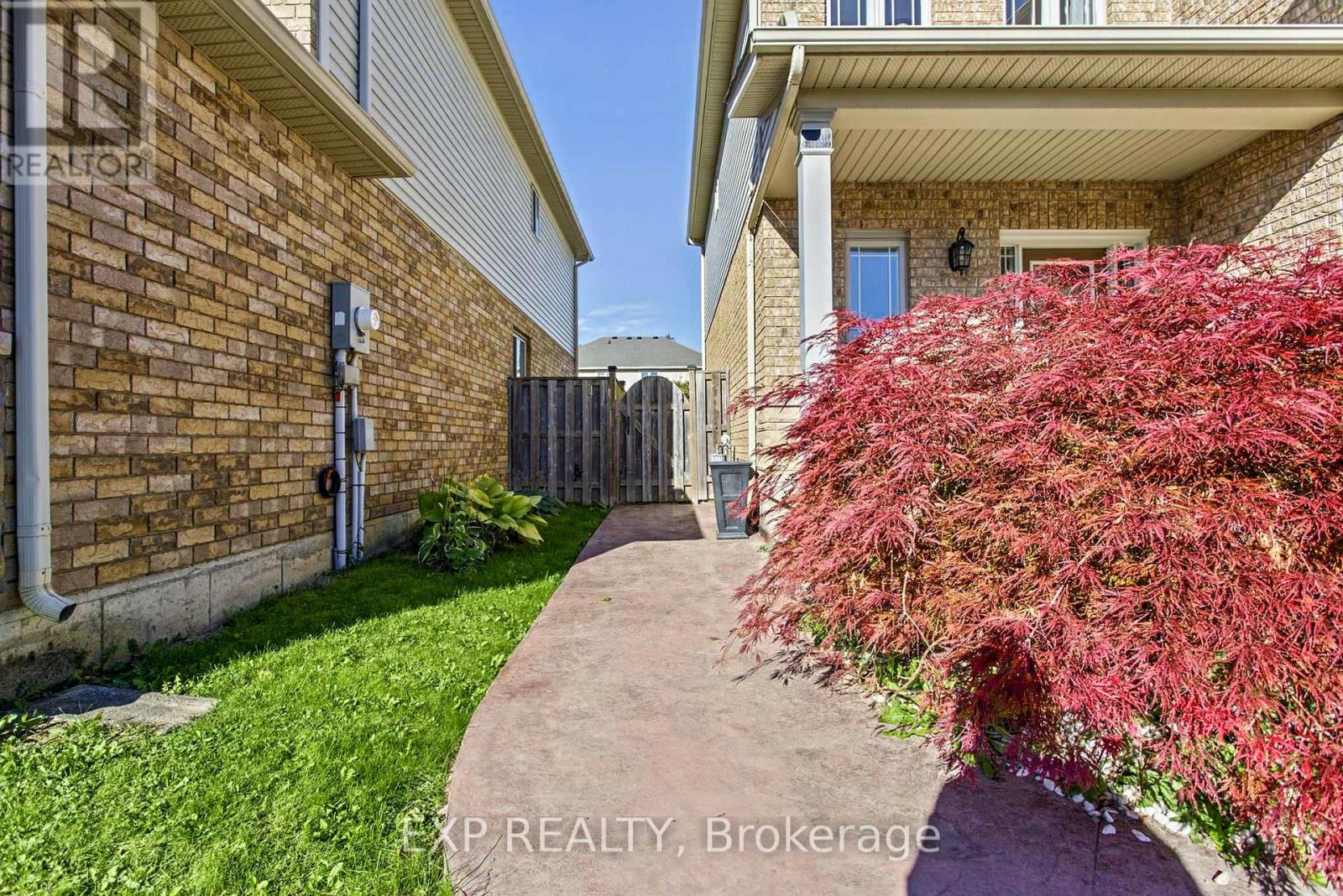 200 Valiant Circle, Hamilton, Ontario  L0R 1C0 - Photo 3 - X13875226