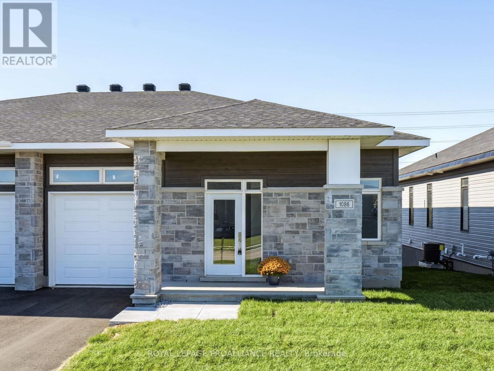 1086 MOORE STREET, Brockville, Ontario