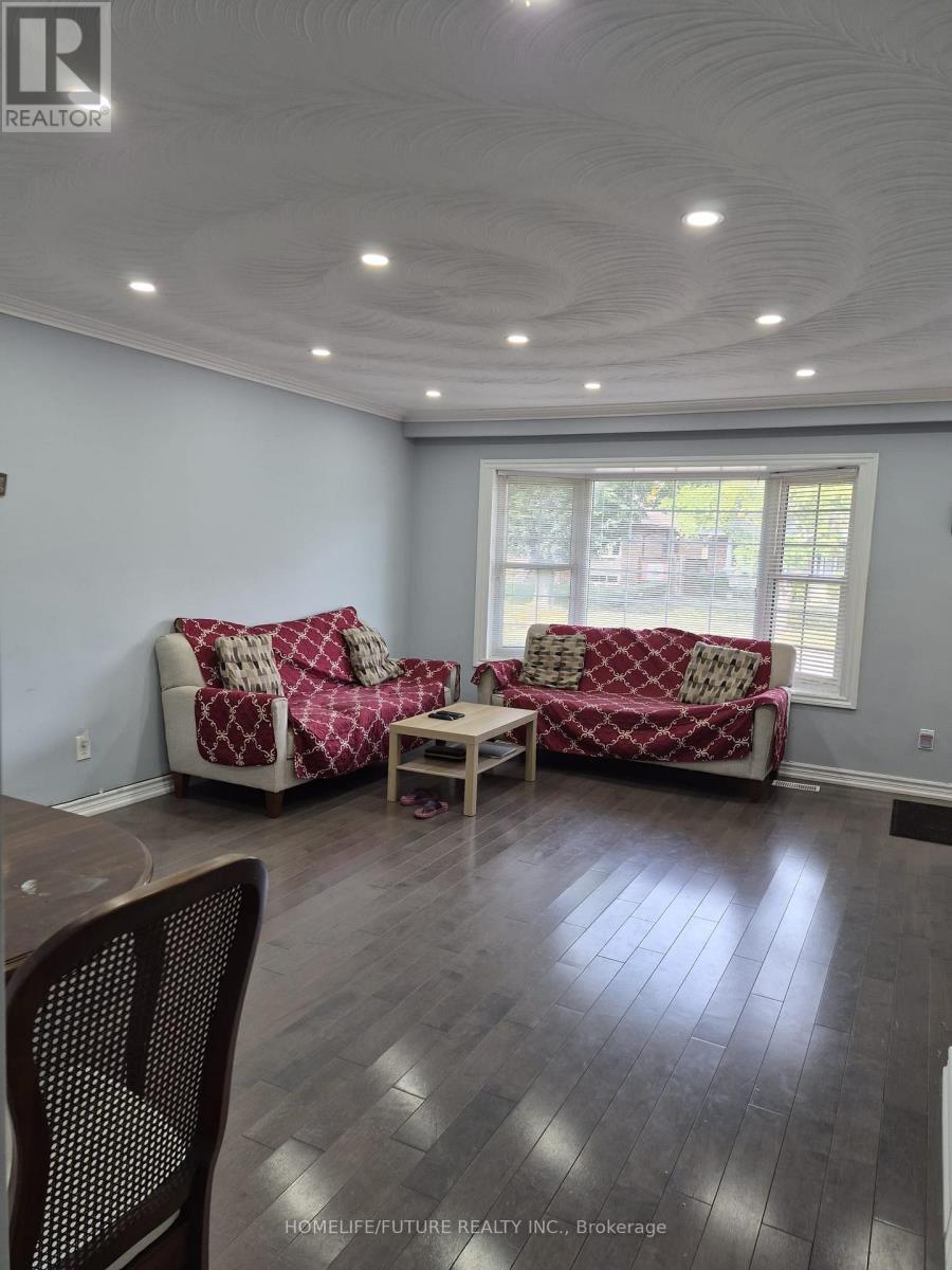 Main - 95 Jarwick Drive, Toronto, Ontario  M1H 2H1 - Photo 4 - E13874134
