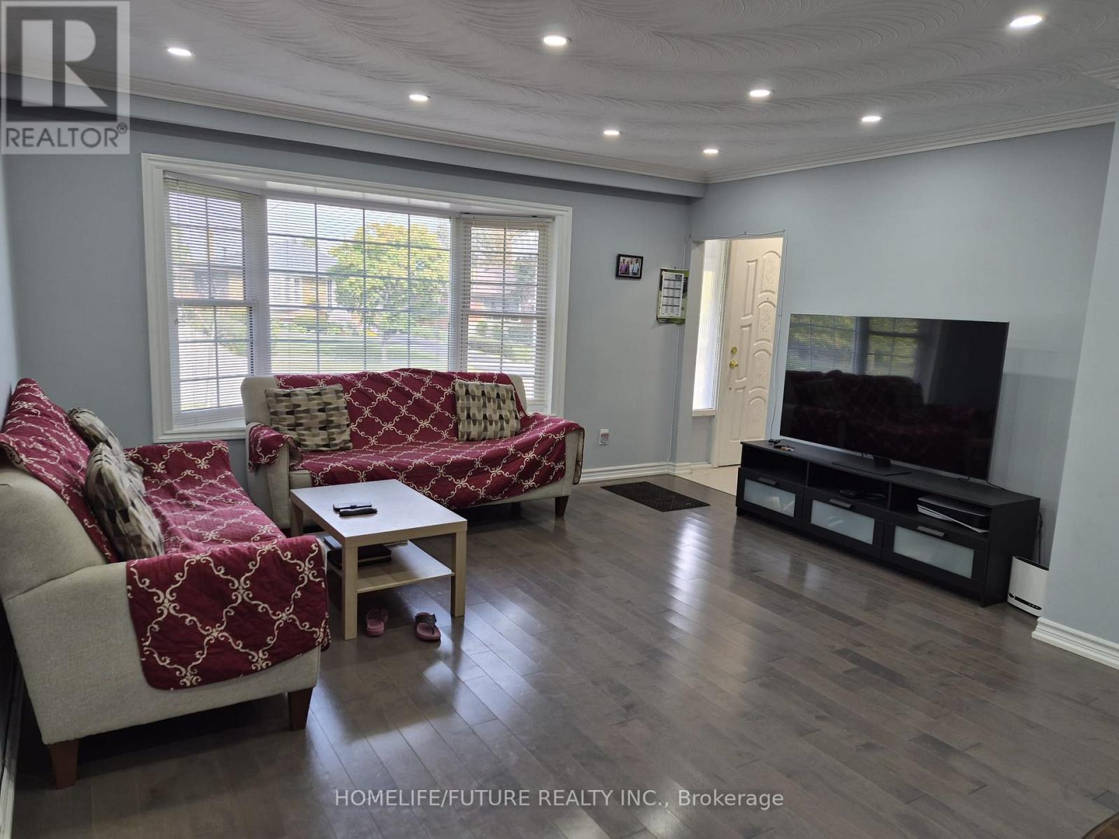 Main - 95 Jarwick Drive, Toronto, Ontario  M1H 2H1 - Photo 3 - E13874134