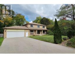 2 AMBERGLEN COURT, East Gwillimbury, Ontario