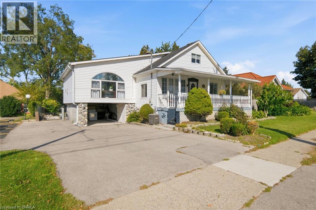 986 Colborne Street, Brantford, Ontario  N3S 3T4 - Photo 2 - 40869124