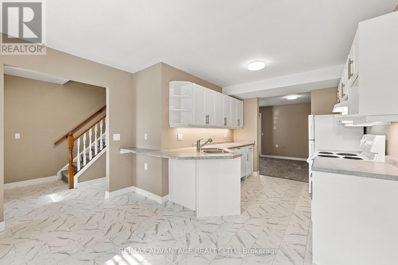 7 - 122 Sherwood Forest Square, London North, Ontario  N6G 5G8 - Photo 8 - X13875288