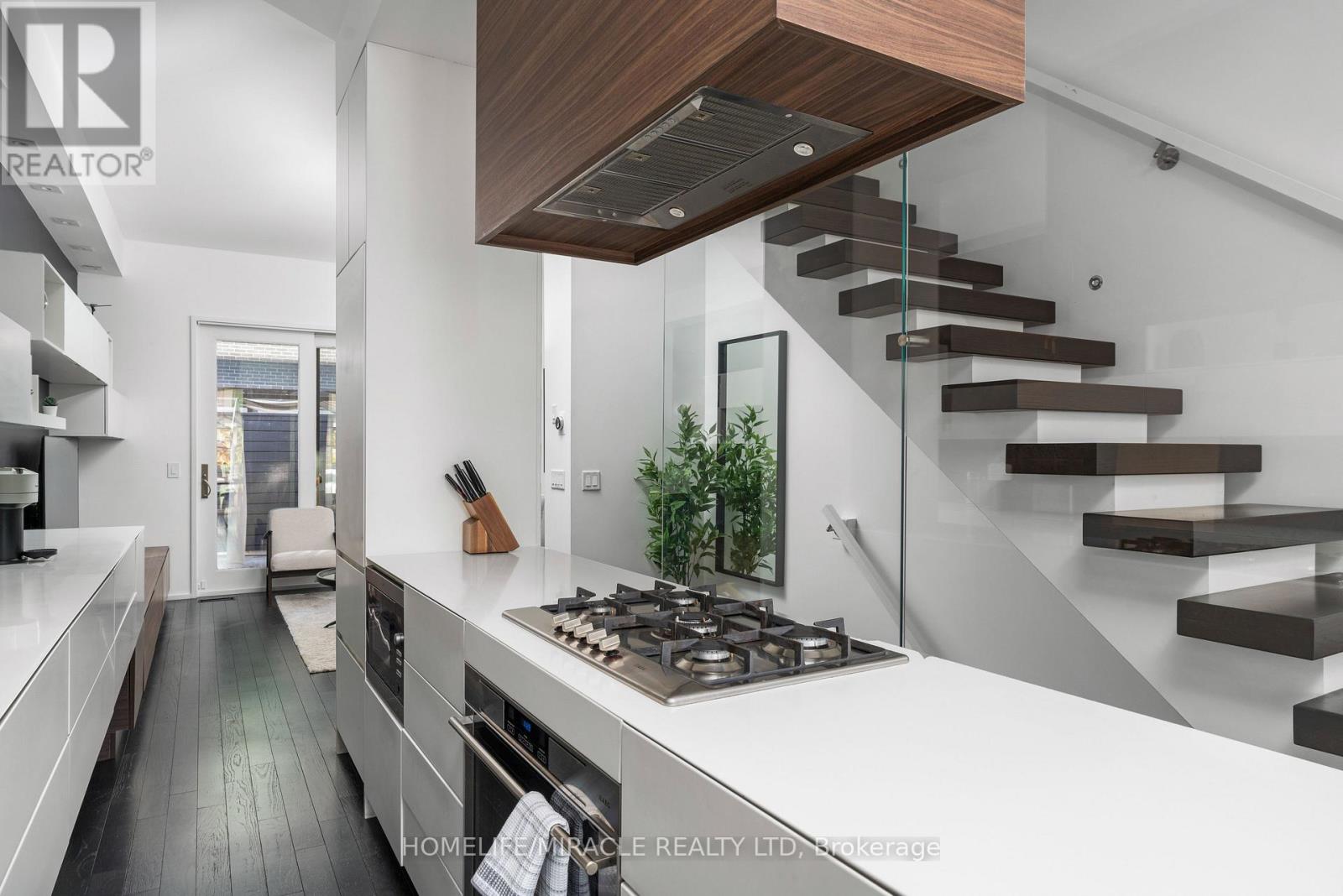 249 Claremont Street, Toronto, Ontario  M6J 2N1 - Photo 18 - C13875234