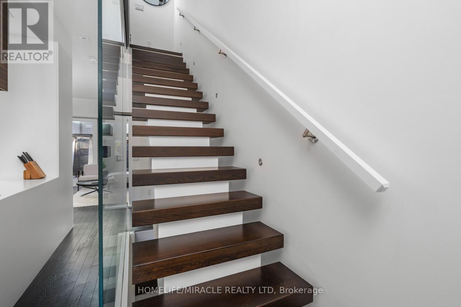 249 Claremont Street, Toronto, Ontario  M6J 2N1 - Photo 23 - C13875234