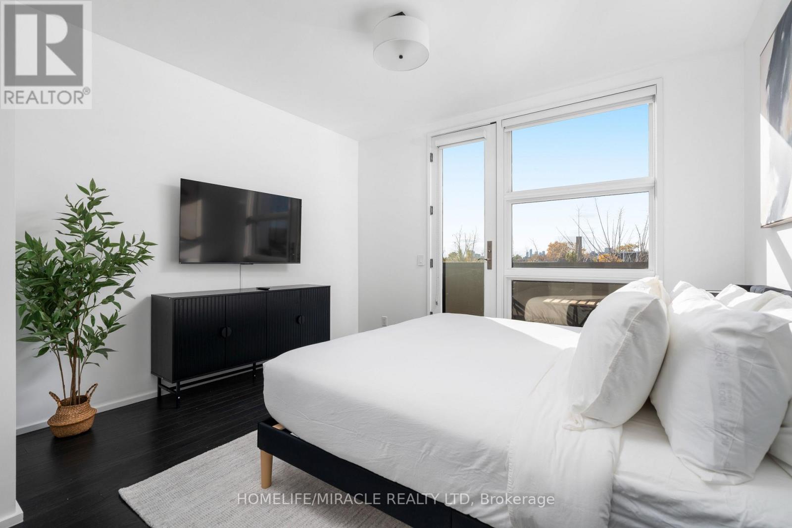 249 Claremont Street, Toronto, Ontario  M6J 2N1 - Photo 37 - C13875234