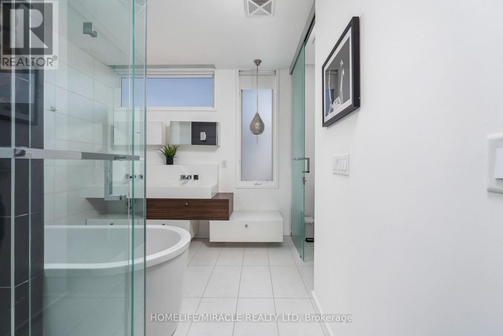 249 Claremont Street, Toronto, Ontario  M6J 2N1 - Photo 40 - C13875234