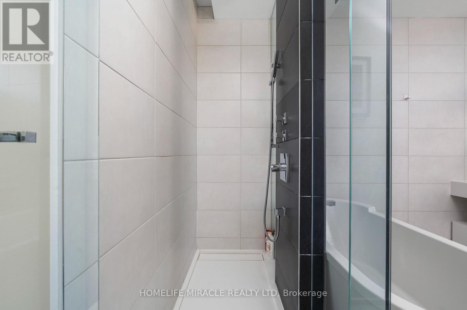 249 Claremont Street, Toronto, Ontario  M6J 2N1 - Photo 41 - C13875234