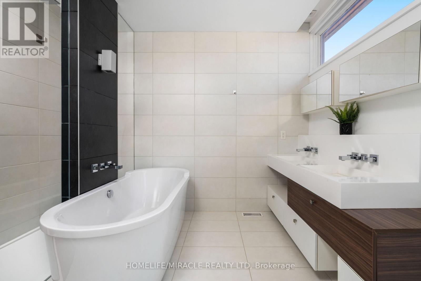 249 Claremont Street, Toronto, Ontario  M6J 2N1 - Photo 43 - C13875234