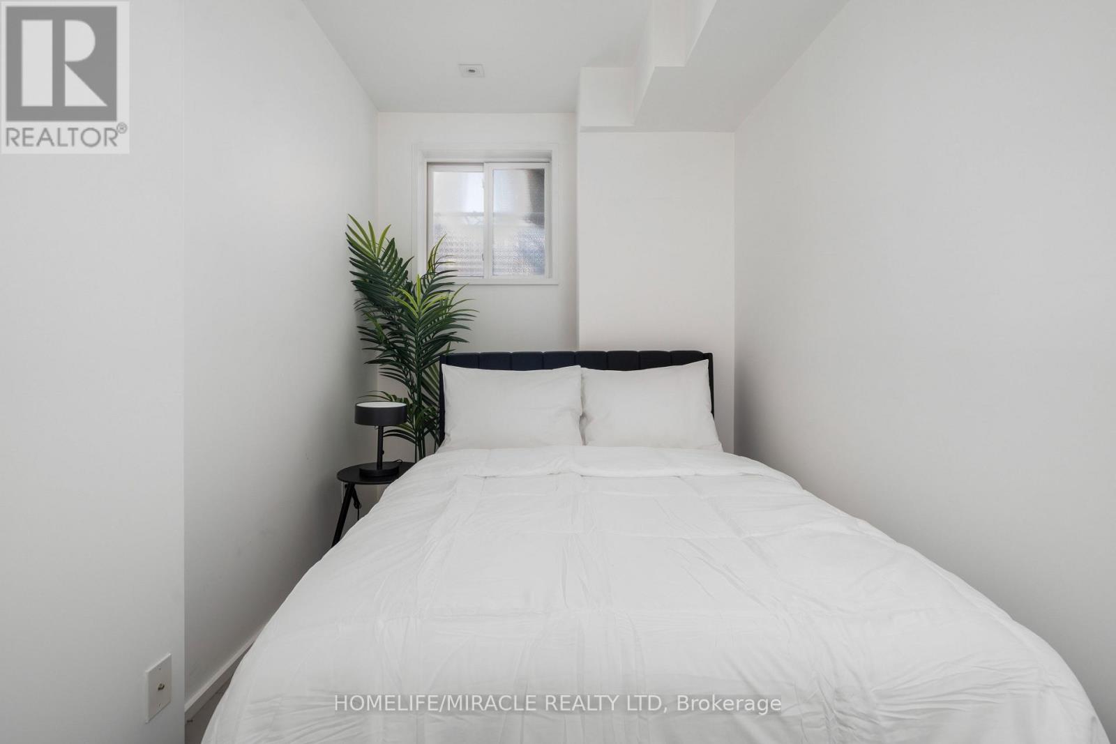 249 Claremont Street, Toronto, Ontario  M6J 2N1 - Photo 47 - C13875234
