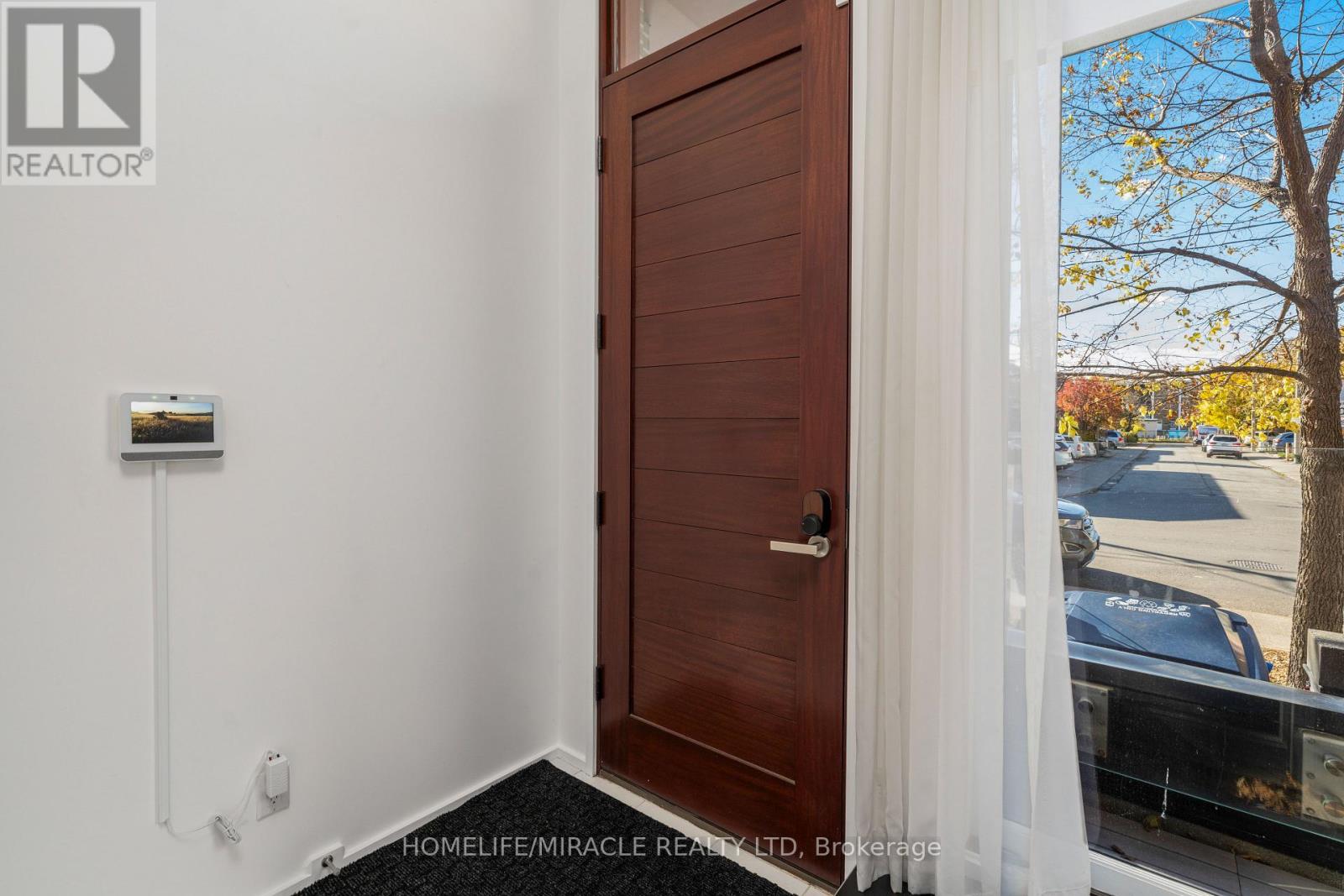249 Claremont Street, Toronto, Ontario  M6J 2N1 - Photo 6 - C13875234