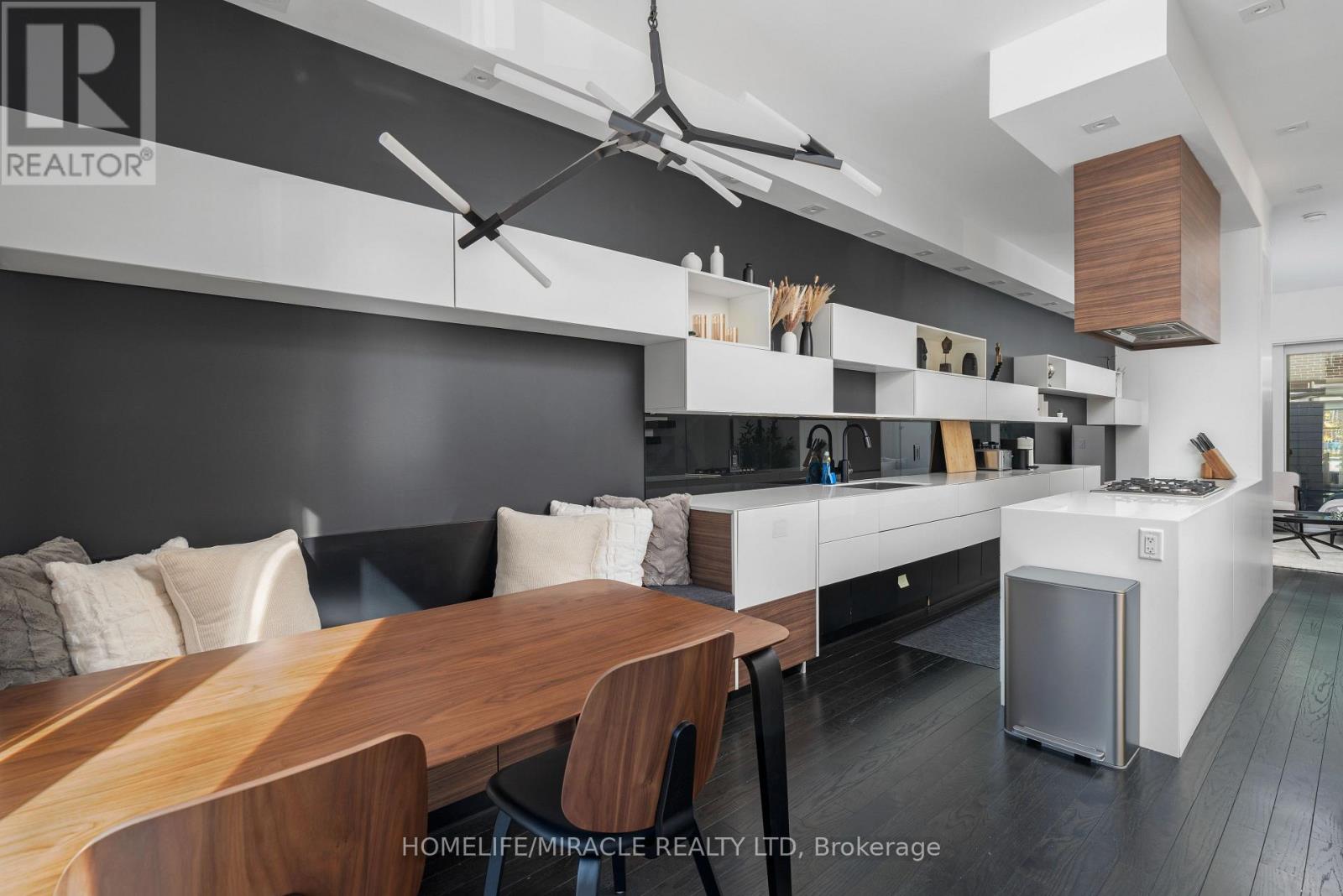 249 Claremont Street, Toronto, Ontario  M6J 2N1 - Photo 7 - C13875234