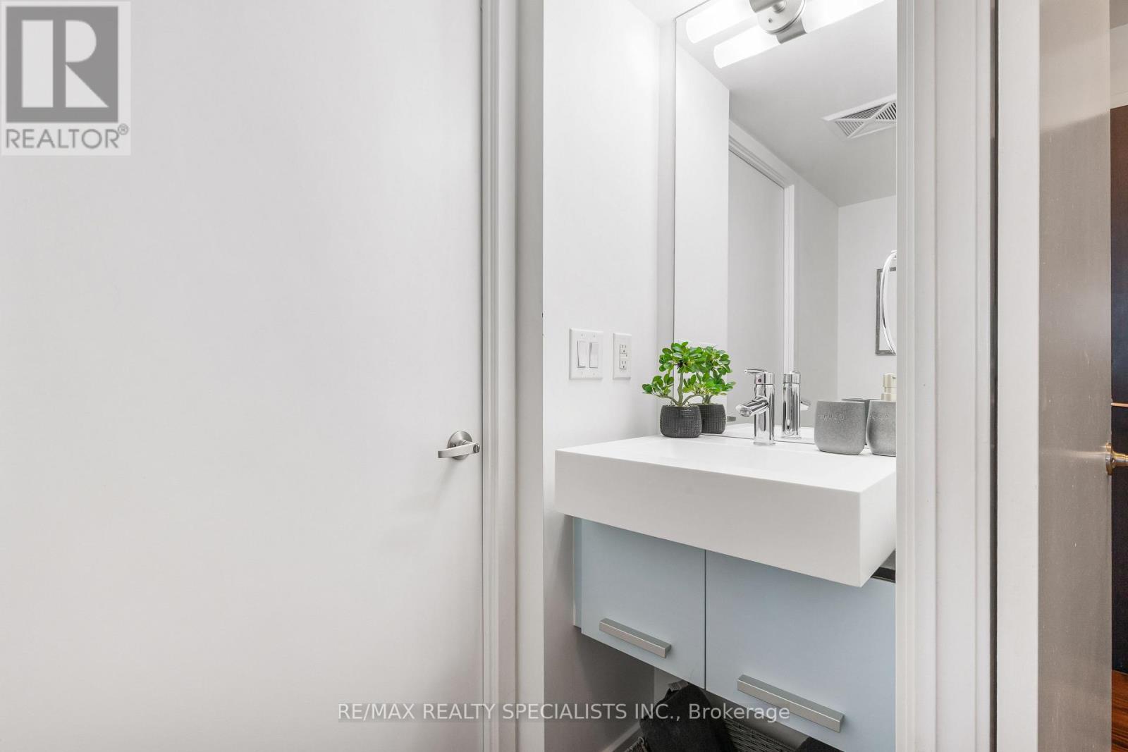 2908 - 38 Dan Leckie Way, Toronto, Ontario  M5V 2V6 - Photo 4 - C13875356