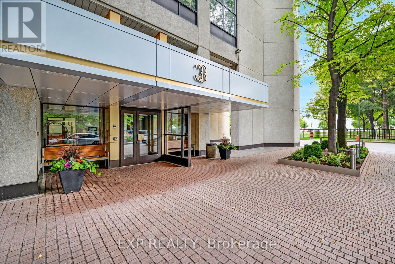 1420 - 33 Harbour Square, Toronto, Ontario  M5J 2G2 - Photo 2 - C13875358