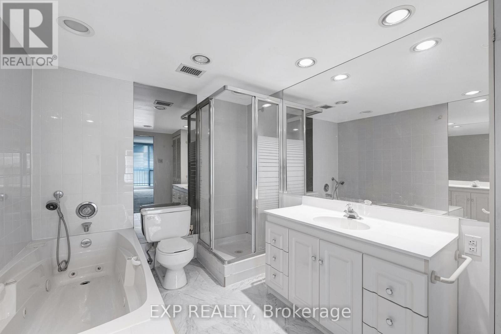 1420 - 33 Harbour Square, Toronto, Ontario  M5J 2G2 - Photo 26 - C13875358