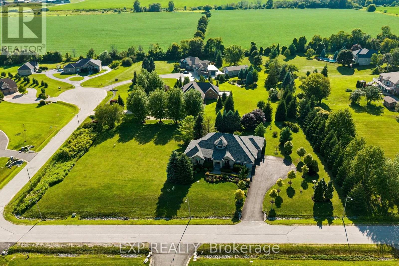 16 Westlake Street, Clarington, Ontario  L0B 1J0 - Photo 2 - E13875398