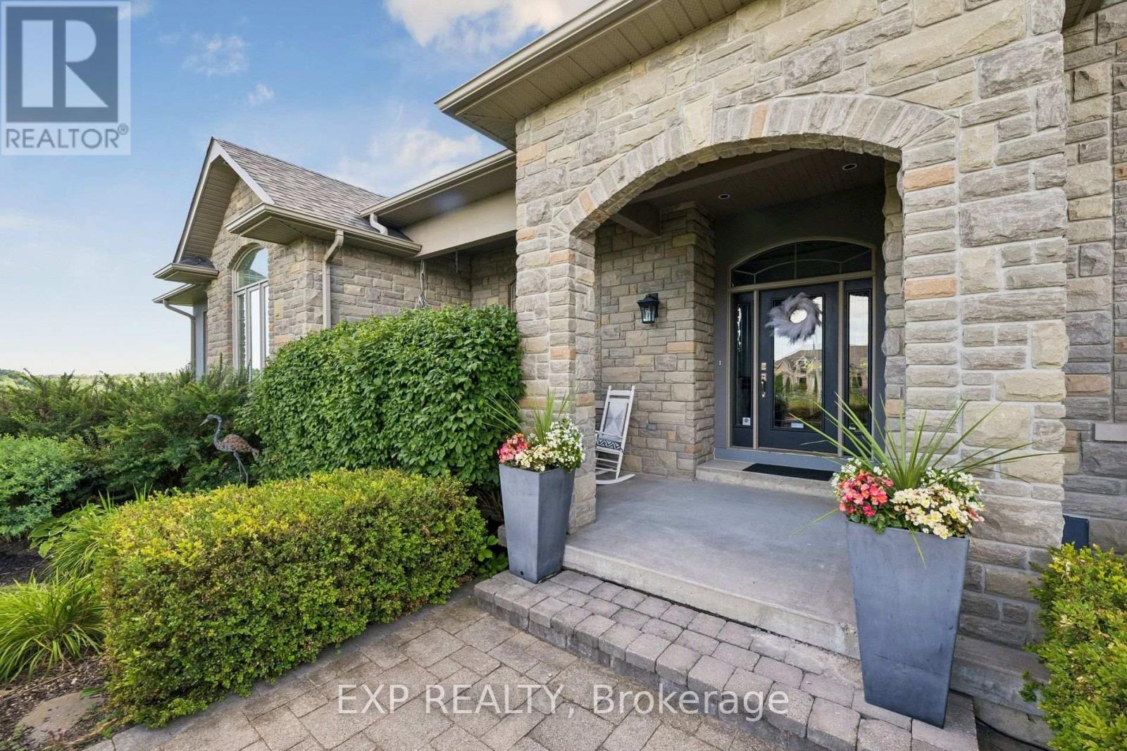 16 Westlake Street, Clarington, Ontario  L0B 1J0 - Photo 4 - E13875398