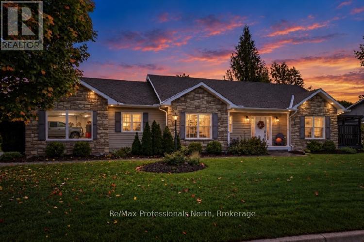 2 INVERARAY COURT, Bracebridge, Ontario