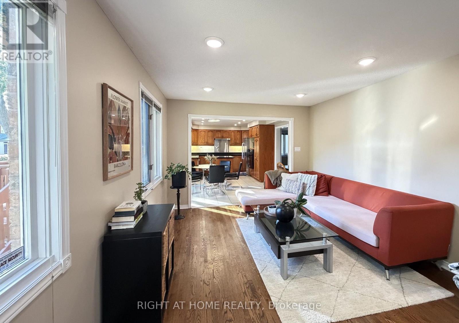 17 Piccadilly Road, Richmond Hill, Ontario  L4B 1S5 - Photo 10 - N13842190