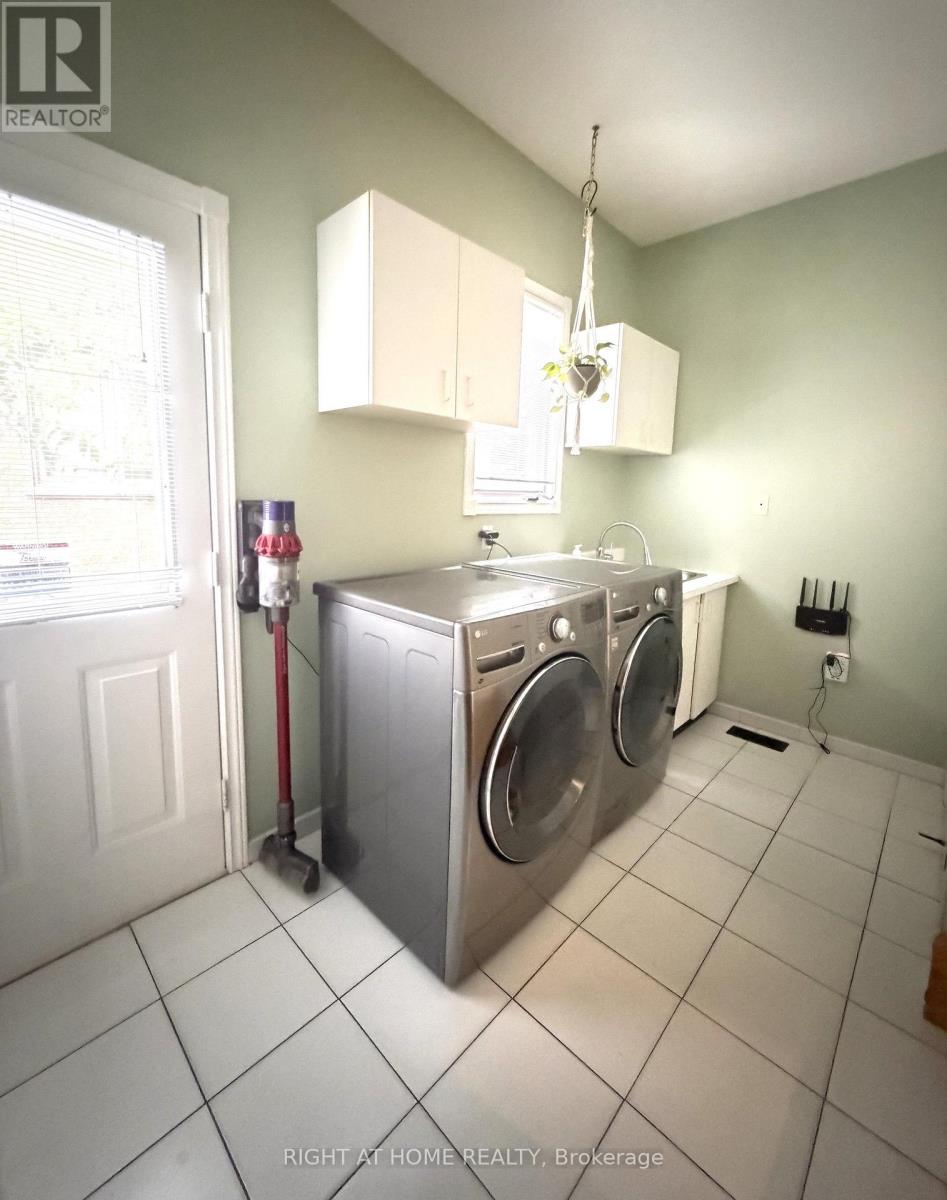 17 Piccadilly Road, Richmond Hill, Ontario  L4B 1S5 - Photo 13 - N13842190