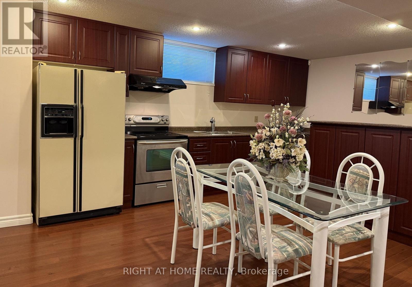 17 Piccadilly Road, Richmond Hill, Ontario  L4B 1S5 - Photo 25 - N13842190