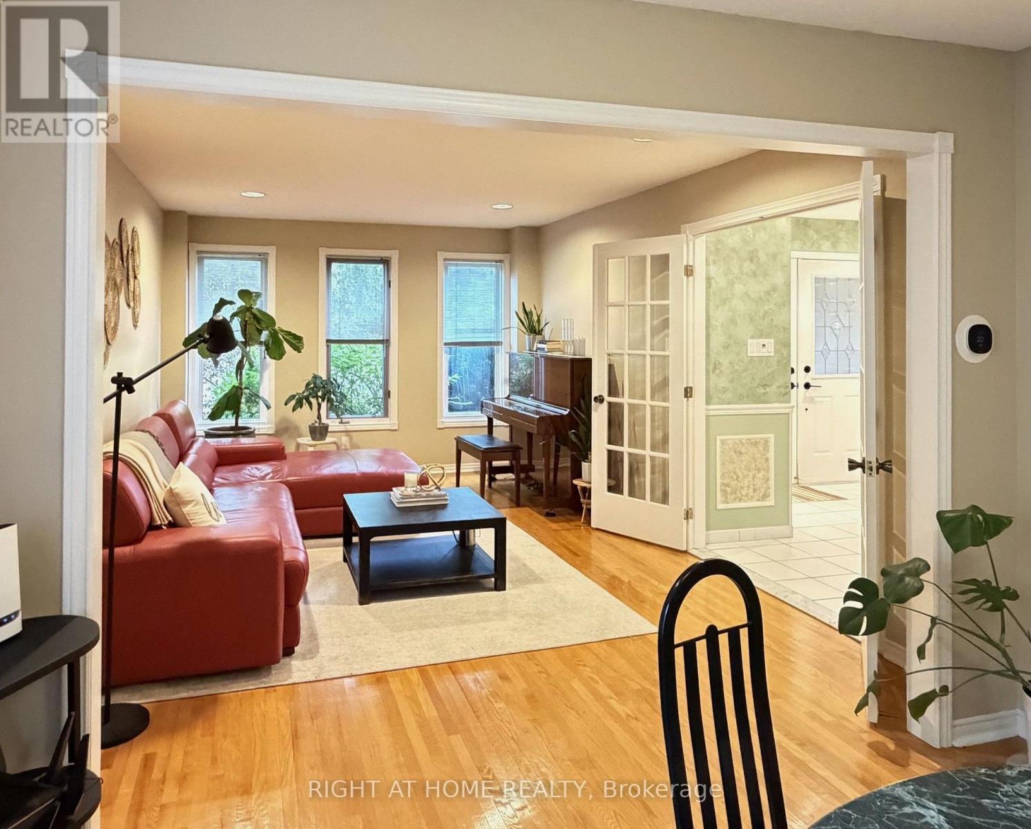 17 Piccadilly Road, Richmond Hill, Ontario  L4B 1S5 - Photo 6 - N13842190