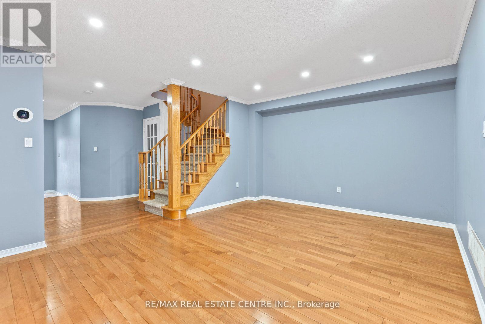 Upper - 5382 Longhouse Crescent, Mississauga, Ontario  L5R 4A5 - Photo 6 - W13875278
