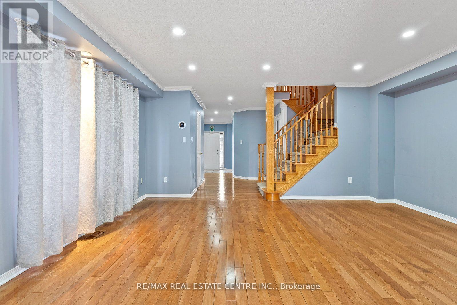 Upper - 5382 Longhouse Crescent, Mississauga, Ontario  L5R 4A5 - Photo 8 - W13875278