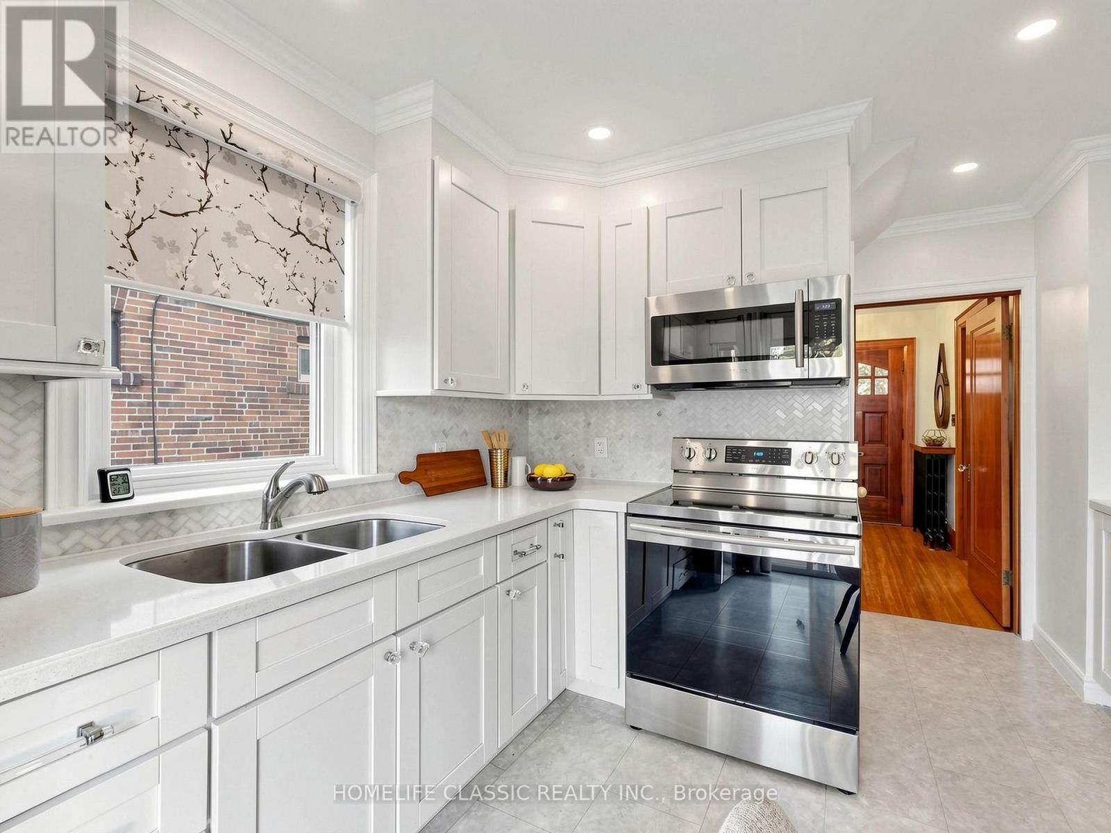 25 Dartmouth Crescent, Toronto, Ontario  M8V 1W9 - Photo 16 - W13875312