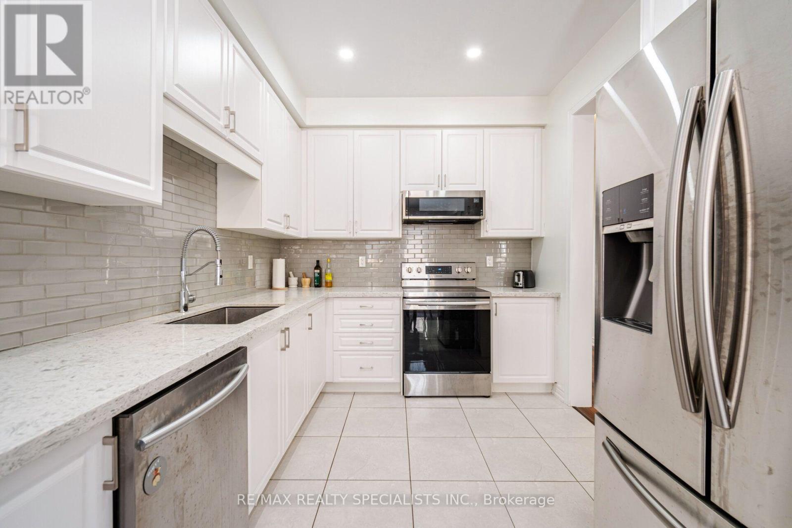 437 Silver Maple Road, Oakville, Ontario  L6H 0S2 - Photo 14 - W13875320