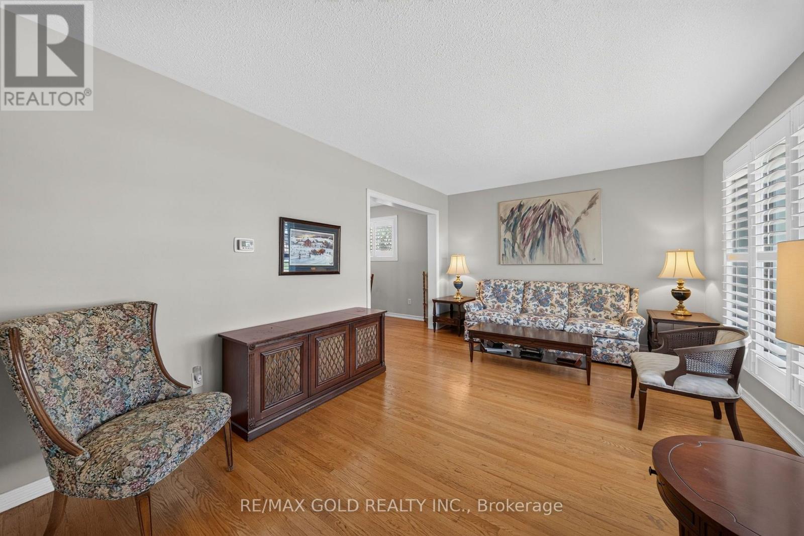 45 Fidelia Crescent, Brampton, Ontario  L6T 3P7 - Photo 9 - W13875324