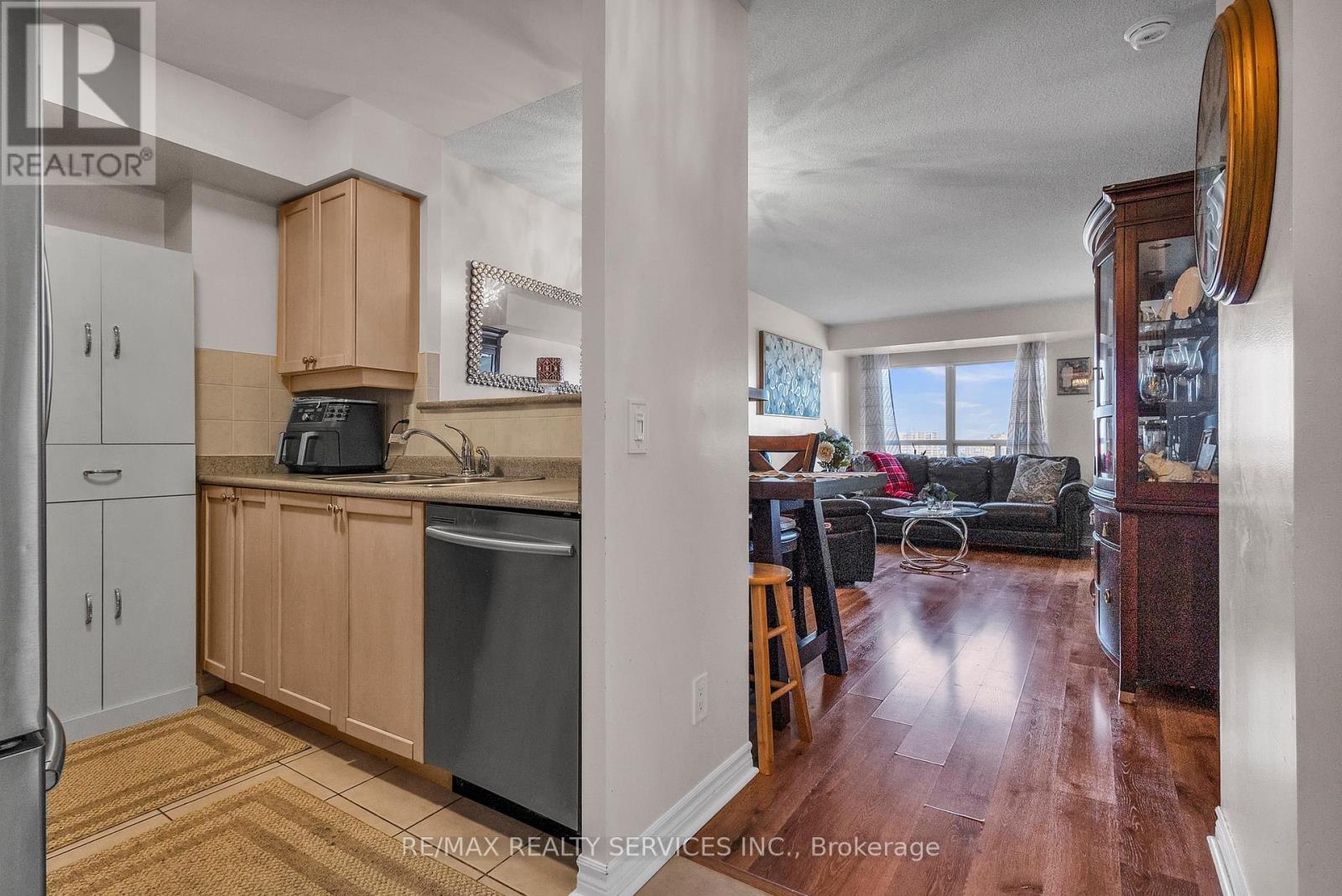 1027 - 700 Humberwood Boulevard, Toronto, Ontario  M9W 7J4 - Photo 8 - W13875364