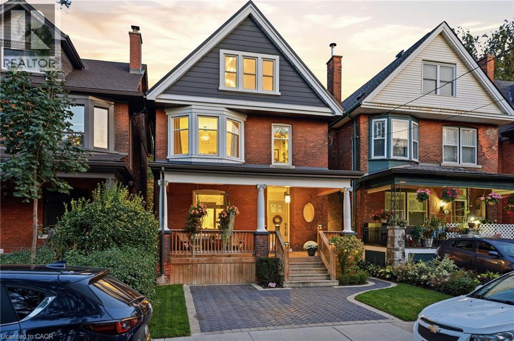 35 Fairleigh Avenue S