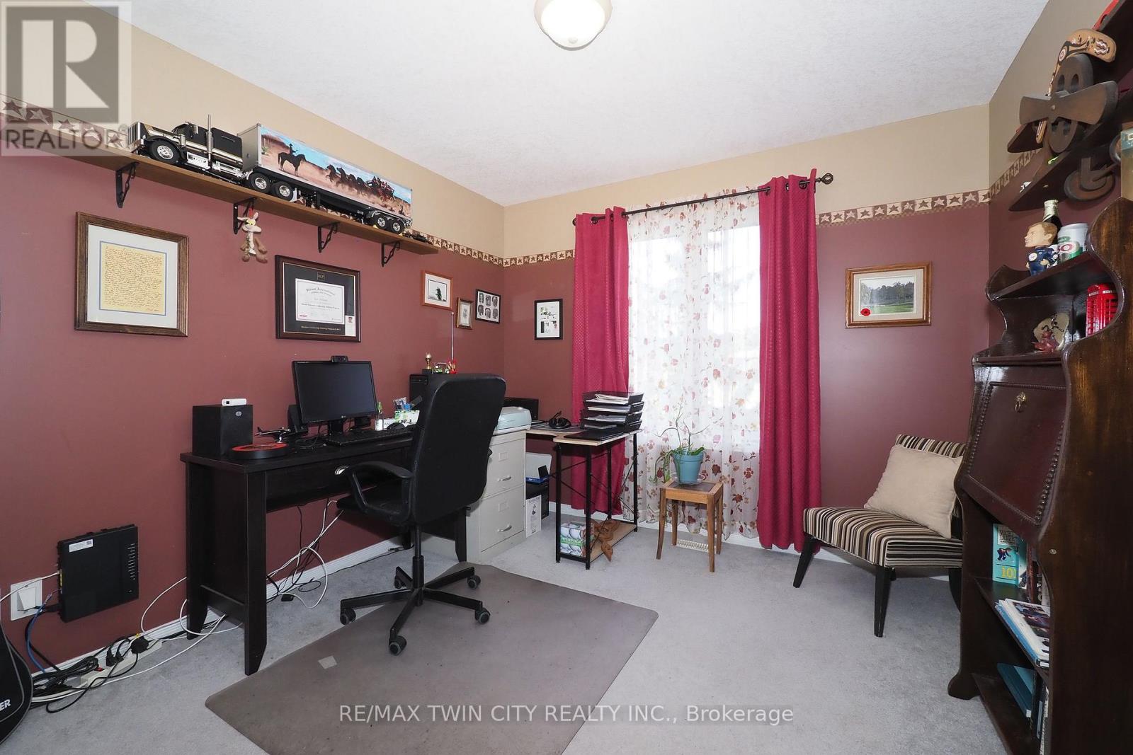 30 Nesbitt Street, Mapleton, Ontario  N0B 1A0 - Photo 24 - X13875388